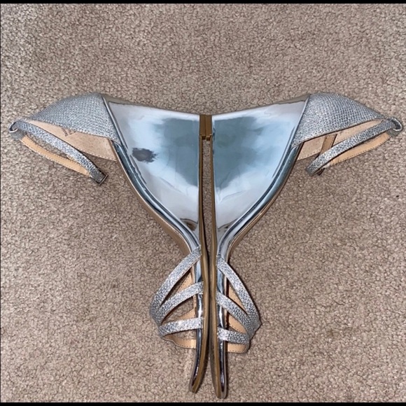 Badgley Mischka Silver wedge EUC size 9 - No box! - Picture 5 of 7